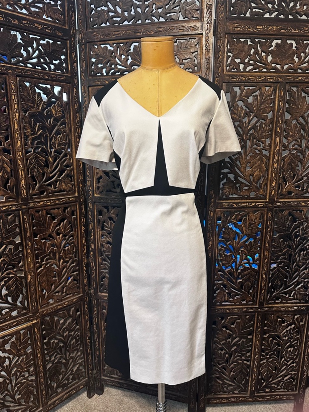 Antonio Melani Size 14 Colorblock V-Neck Sheath Dress - Black & White